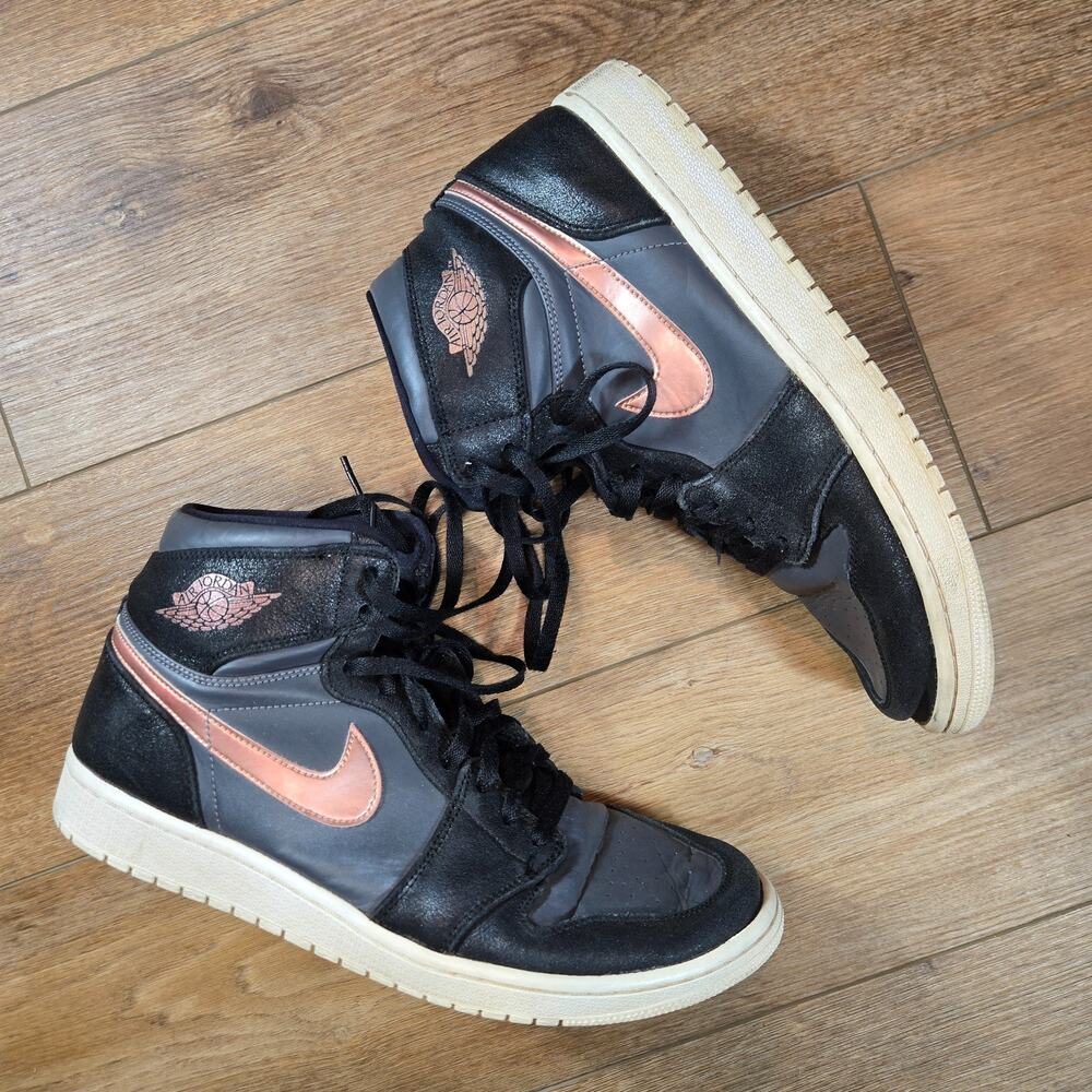 Nike Air Jordan 1 Retro High Black Bronze Medal Size 13 332550016 OG Sneakers